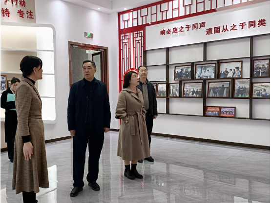 實(shí)地走訪企業(yè) 助力企業(yè)發(fā)展一一洛陽市人大副主任徐新、工信局副局長衛(wèi)樹紅一行蒞臨鴻元軸承調(diào)研